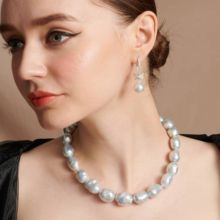 巴洛克項鍊搭配蝴蝶結垂墜造型耳環實戴照